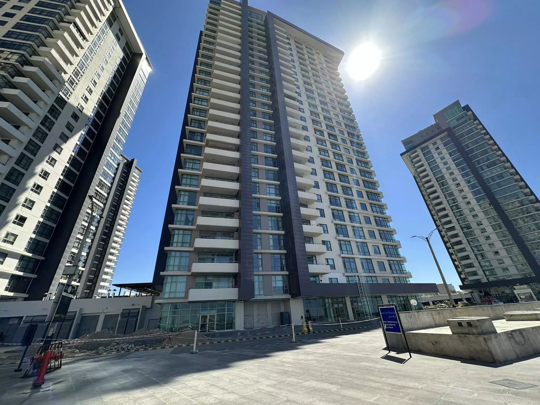 Luxury 3-Bedroom Sea View Apartment for Rent in Emaar Pearl DHA Phase 8 Karachi (1) Luxury 3-Bedroom Sea View Apartment for Rent in Emaar Pearl DHA Phase 8 Karachi