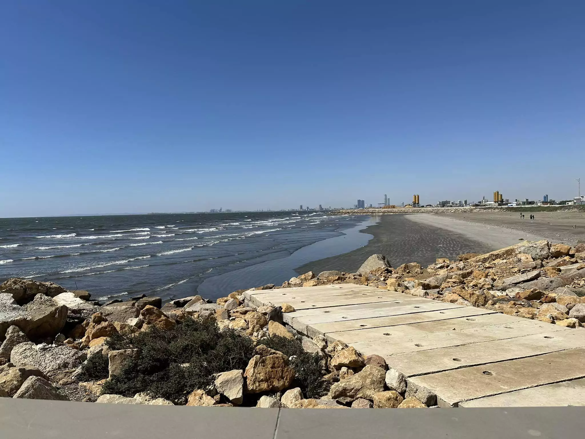 Luxury 3-Bedroom Sea View Apartment for Rent in Emaar Pearl DHA Phase 8 Karachi (4) Luxury 3-Bedroom Sea View Apartment for Rent in Emaar Pearl DHA Phase 8 Karachi
