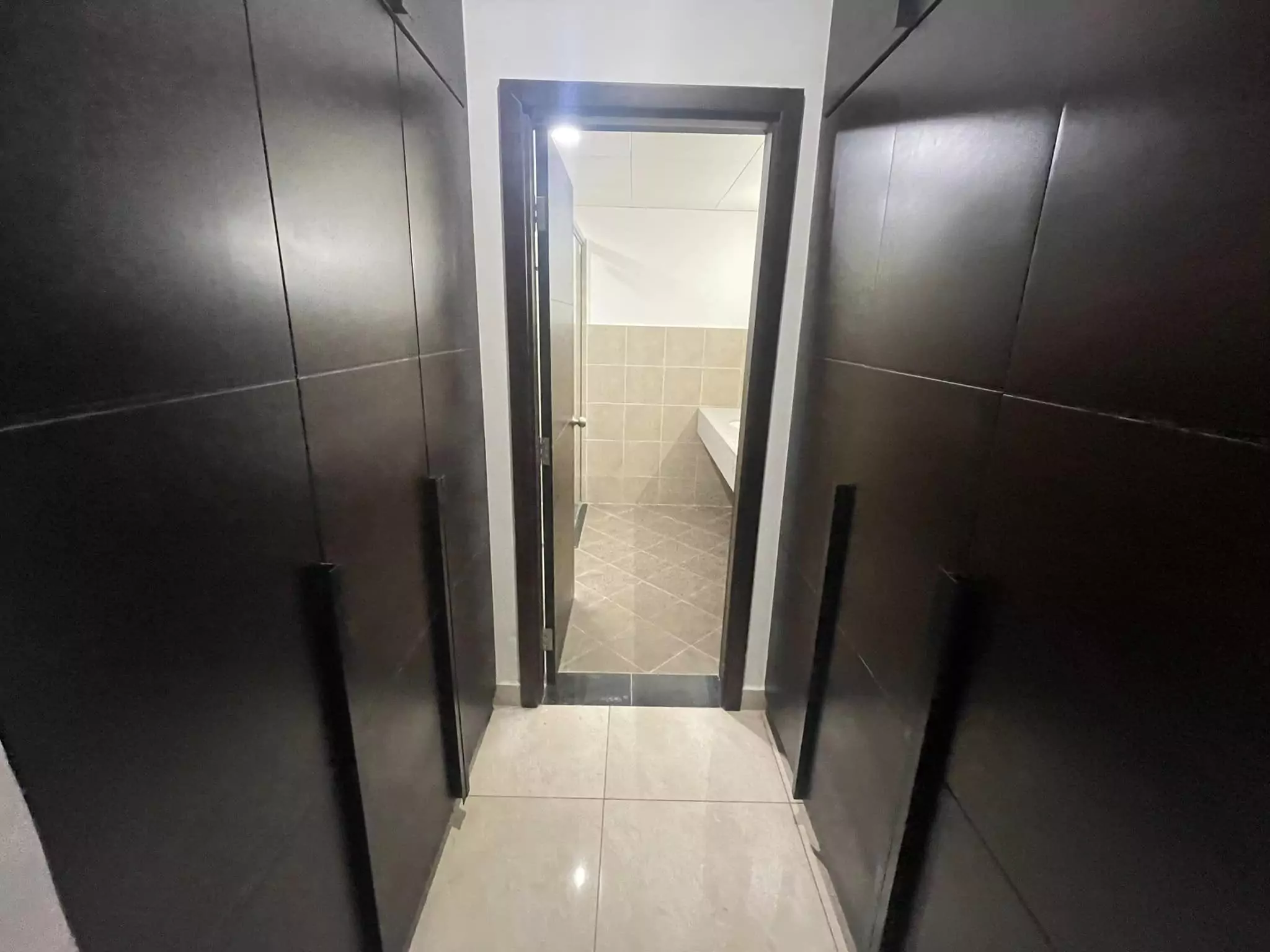 Luxury 3-Bedroom Sea View Apartment for Rent in Emaar Pearl DHA Phase 8 Karachi (6) Luxury 3-Bedroom Sea View Apartment for Rent in Emaar Pearl DHA Phase 8 Karachi