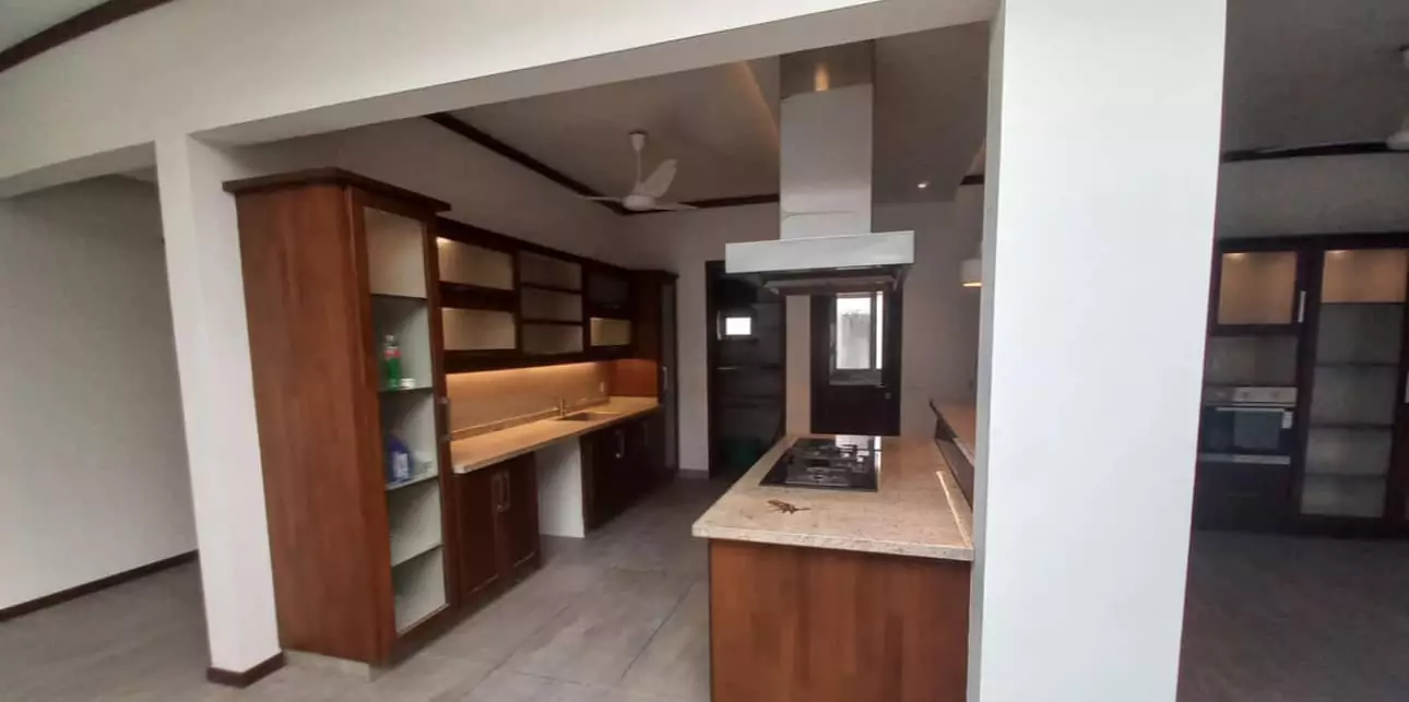 Luxurious 5-Bed Penthouse for Rent in Mall Square Zamzam – DHA Phase 5 Karachi (6) Luxurious 5-Bed Penthouse for Rent in Mall Square Zamzam - DHA Phase 5 Karachi